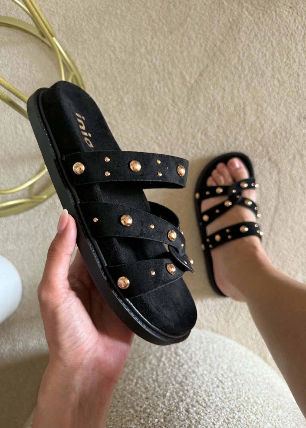 Chinelo inia Tachas - Preto