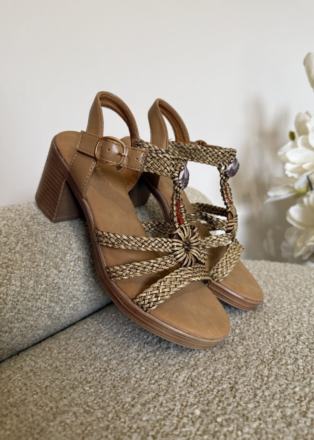 Sandália Ideal Shoes Entrançada