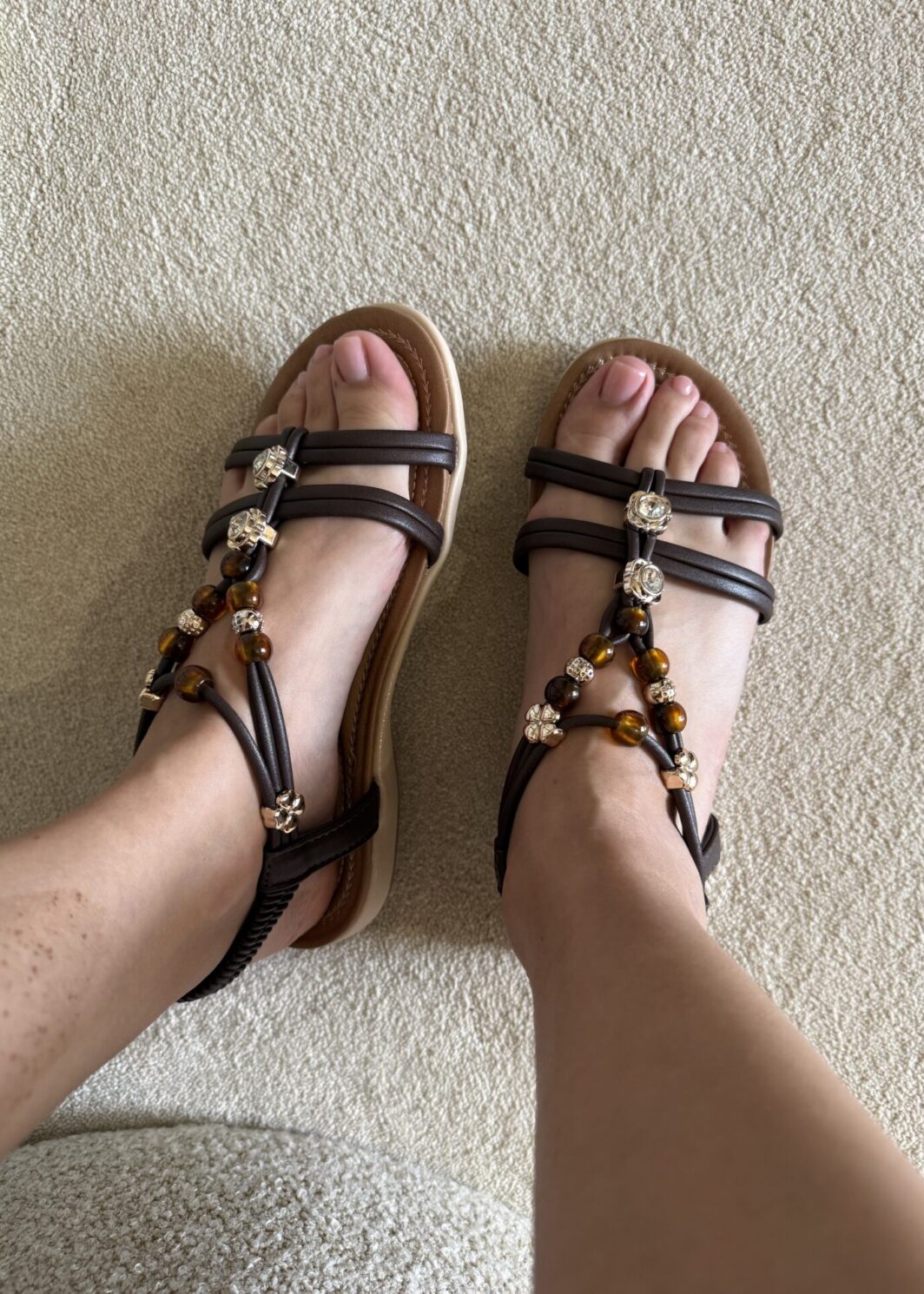 Sandália Soft Missangas - Castanho