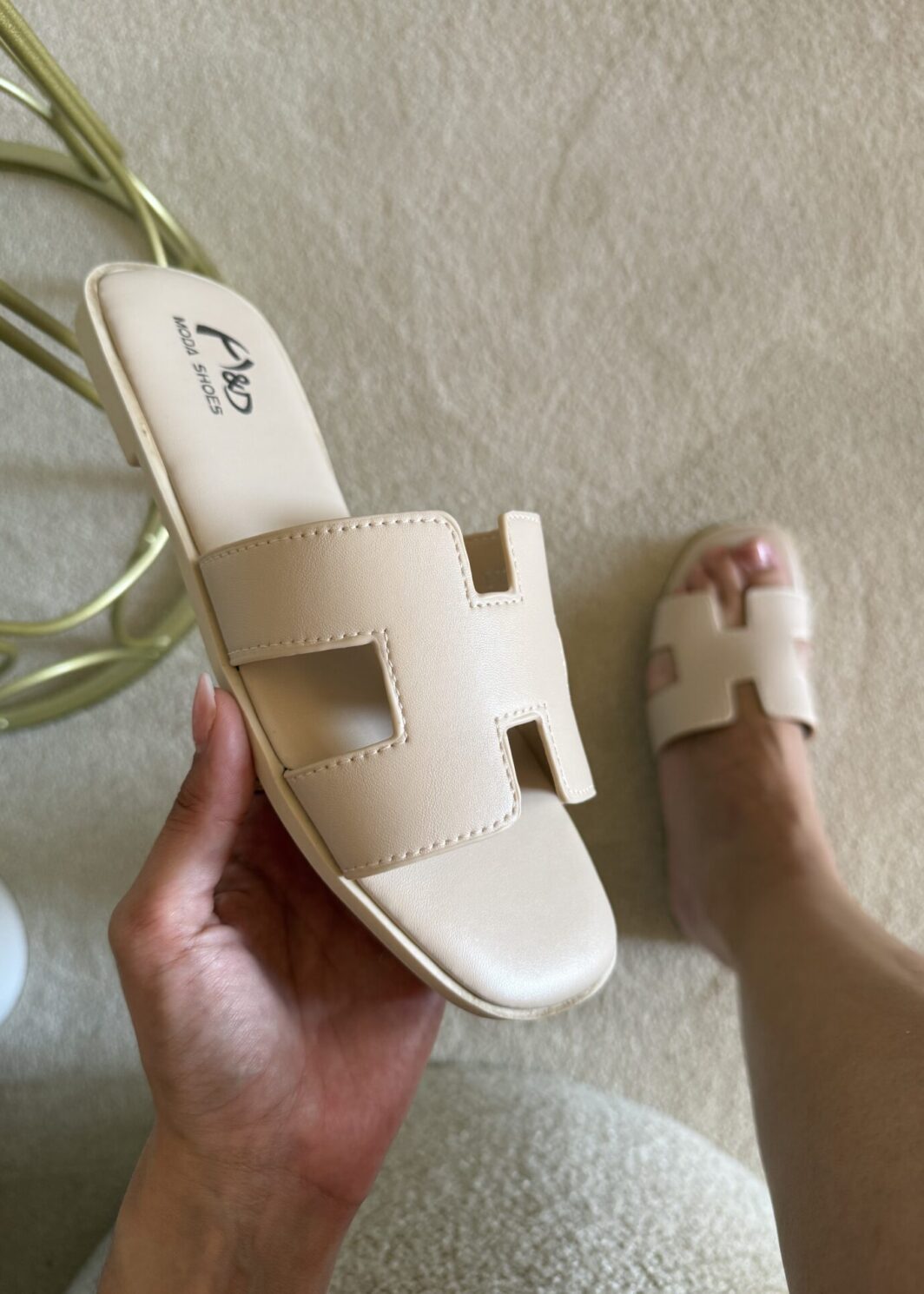 Chinelo Inspo Hermes Bege