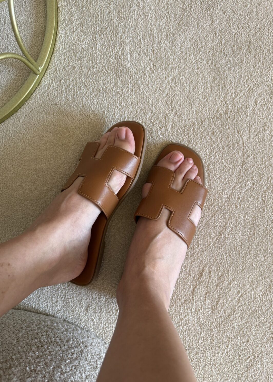 Chinelo Inspo Hermes Camel