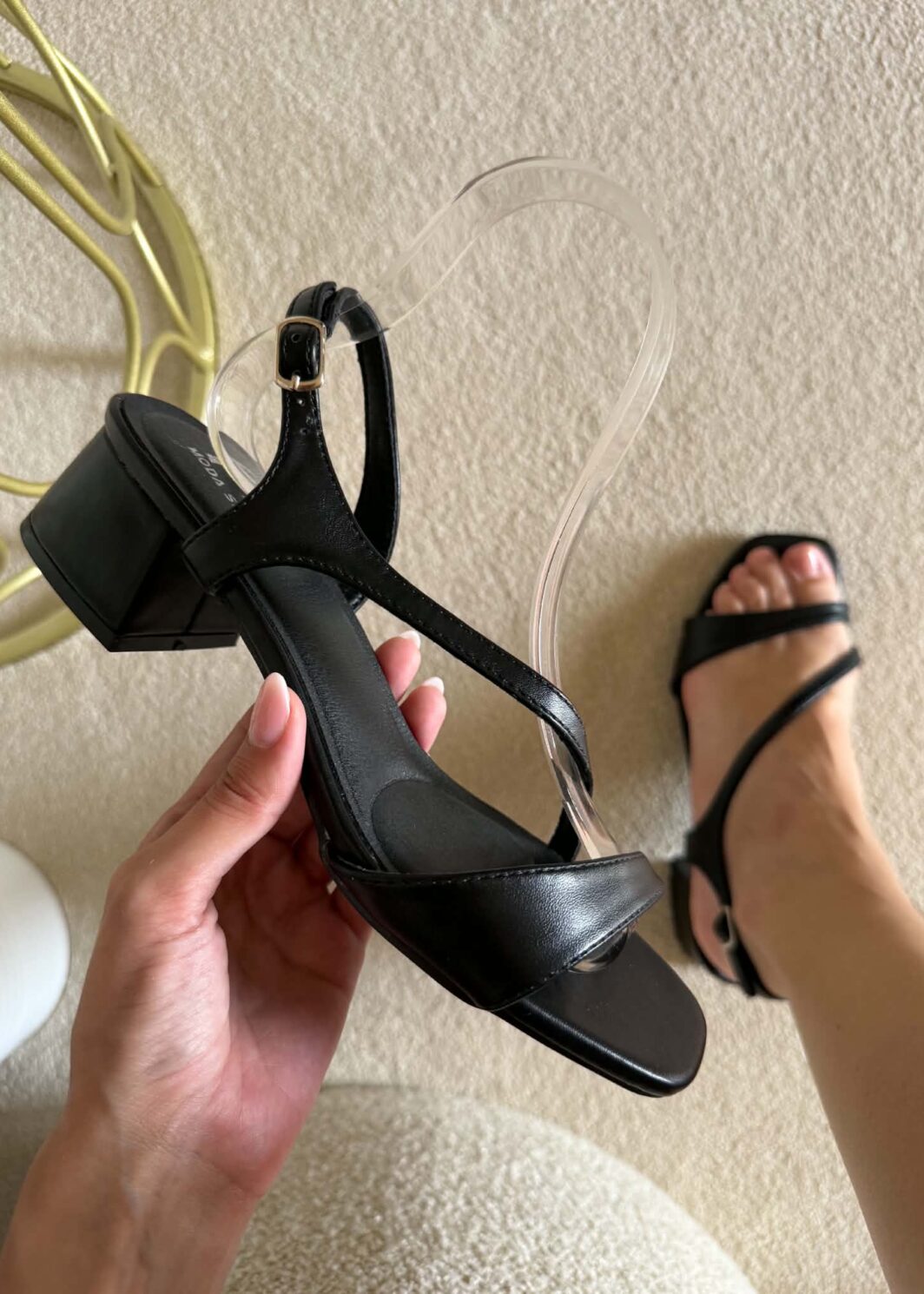 Sandália Minimalistic - Preto