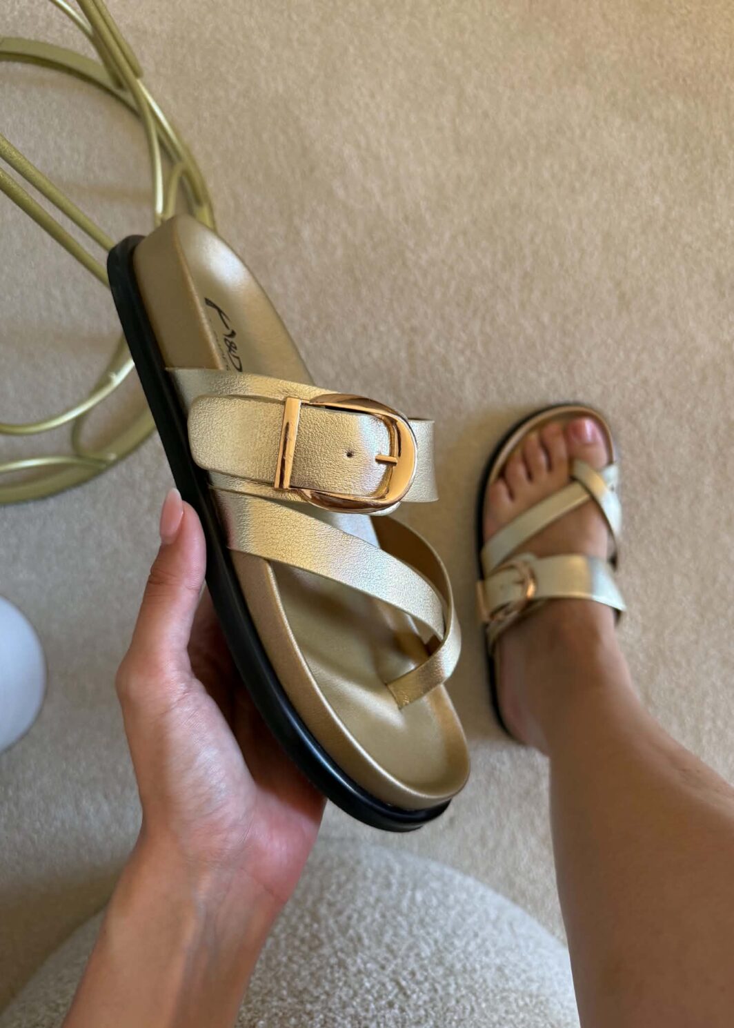 Chinelo Golden Hour