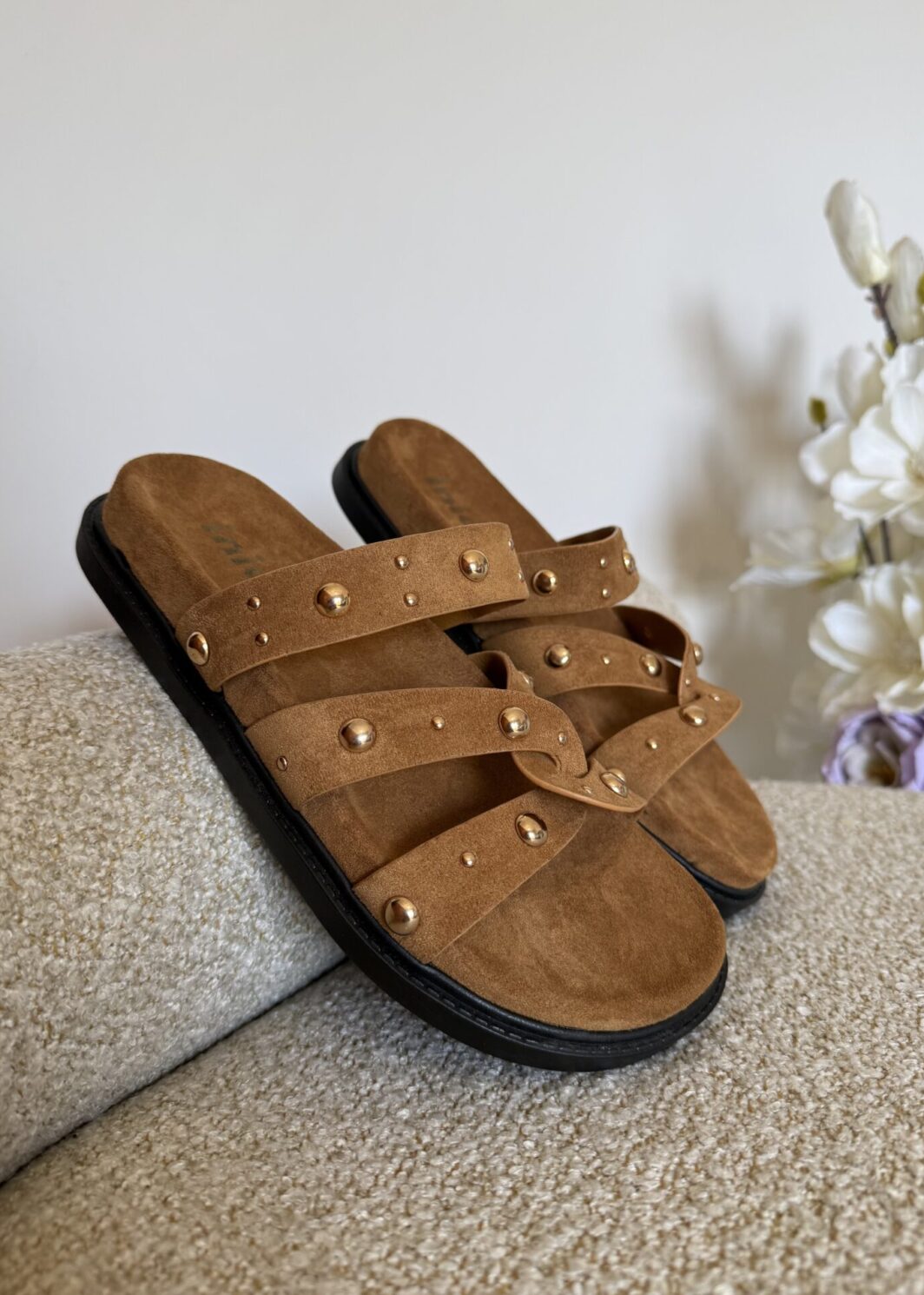 Chinelo inia Tachas - camel