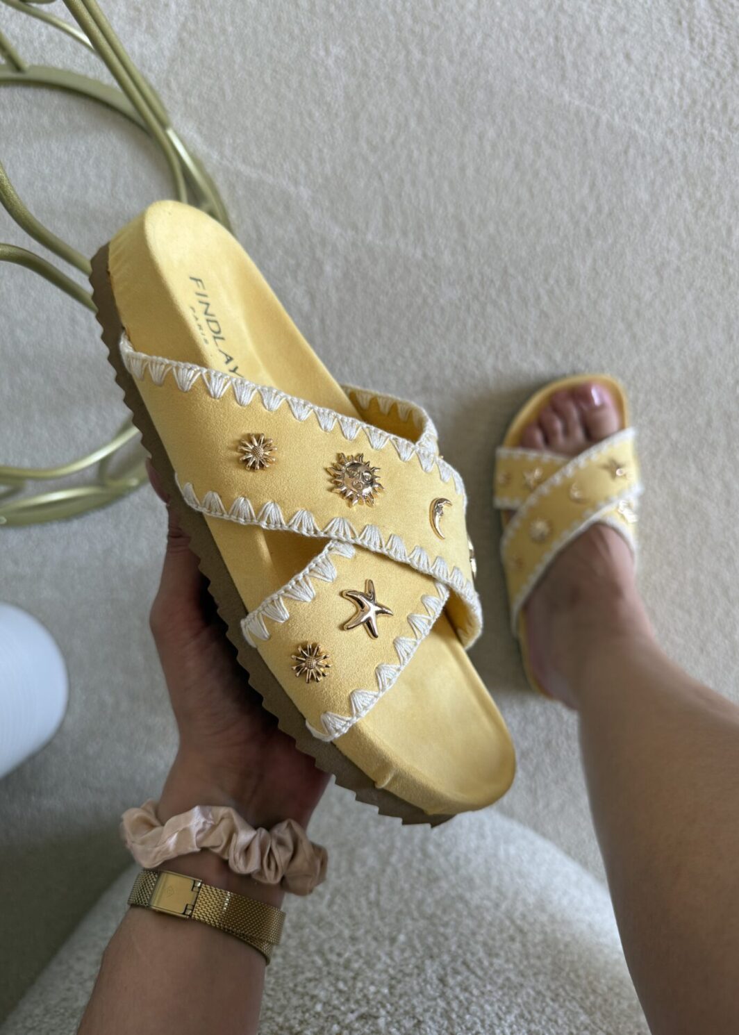 Chinelo Sun & Moon amarelo
