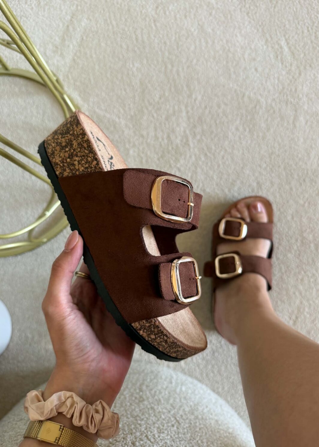 Chinelo Fivelas Cunha - Castanho
