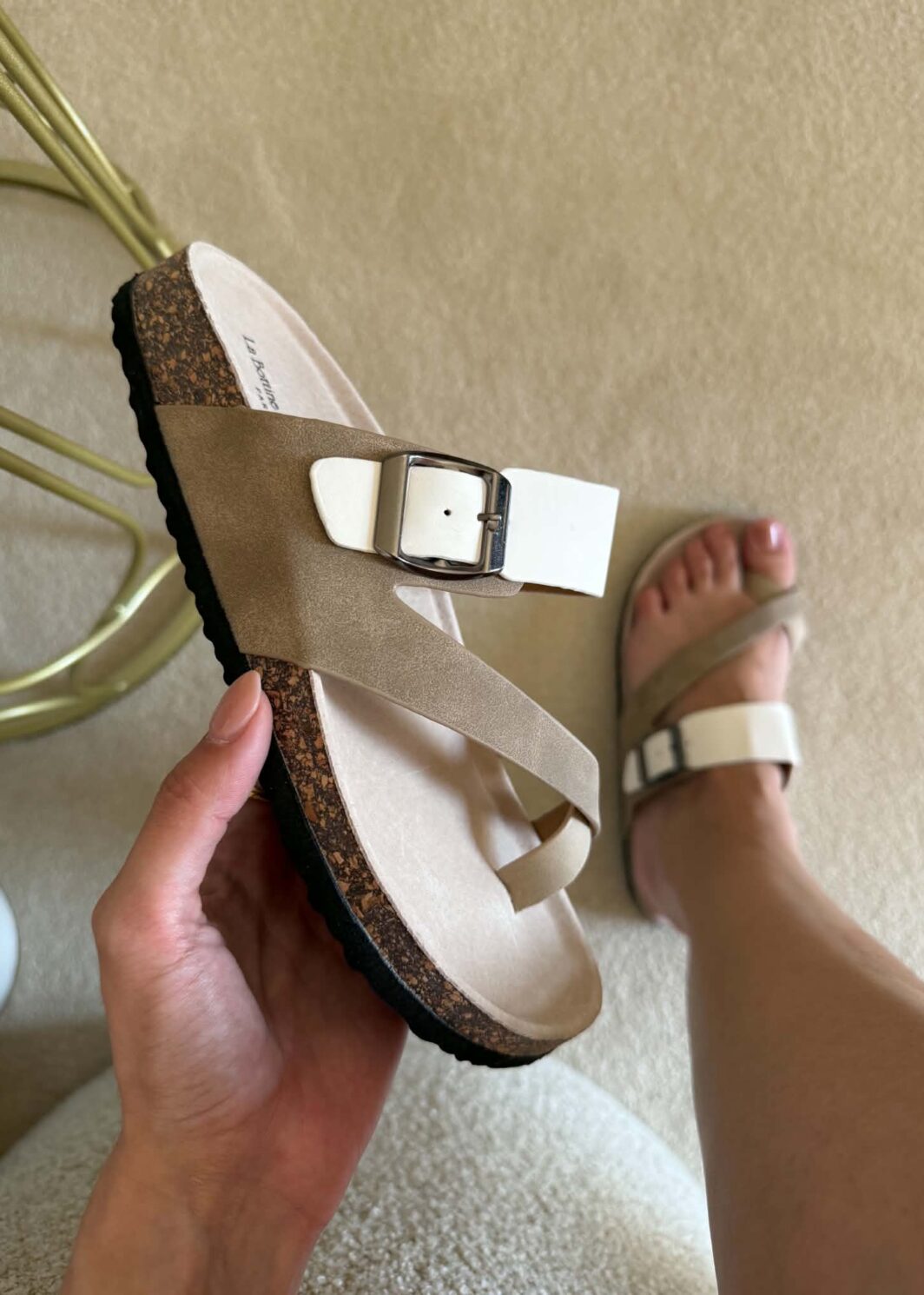 Chinelo Bicolor Com Fivela - Branco