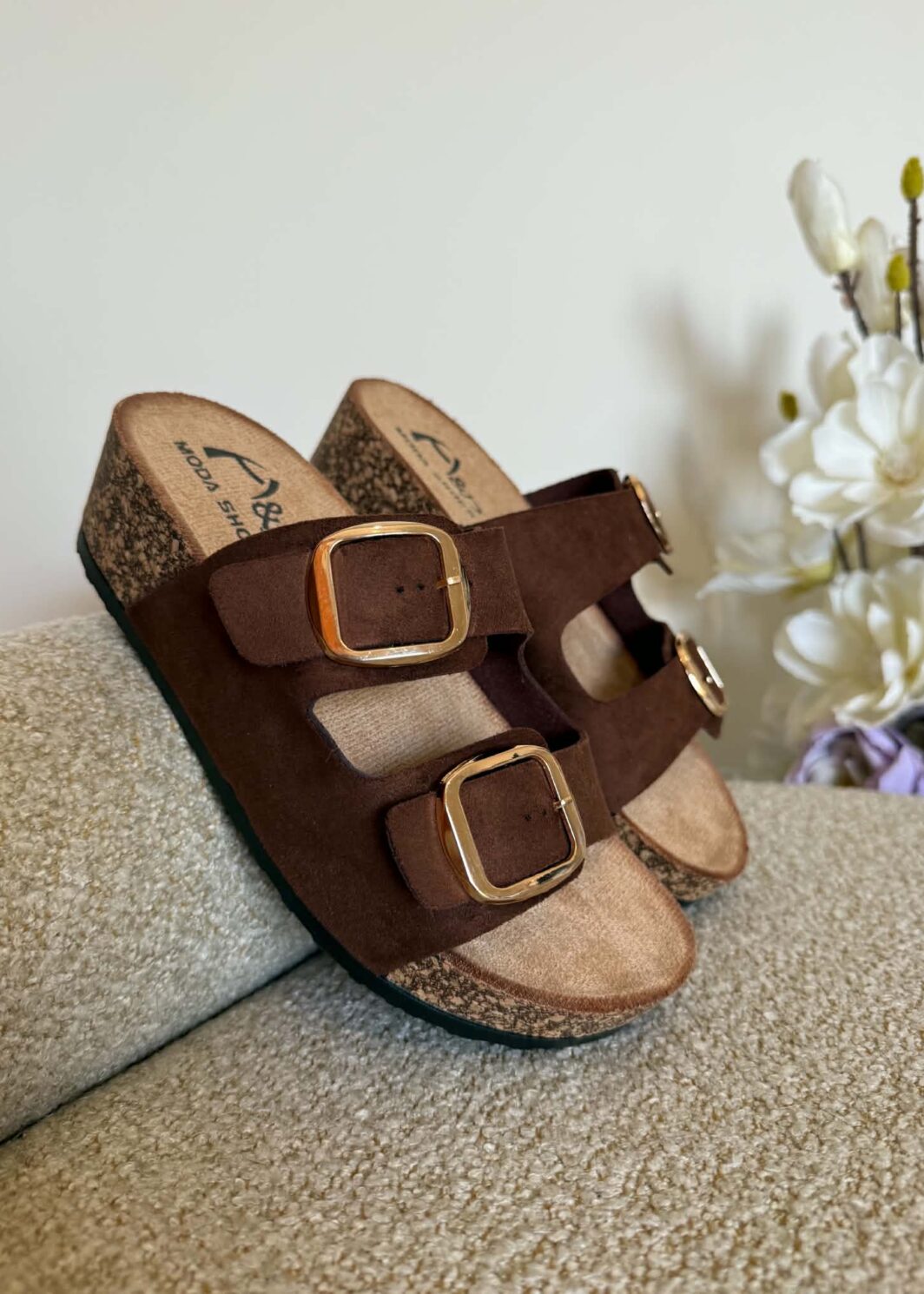 Chinelo Fivelas Cunha - Castanho