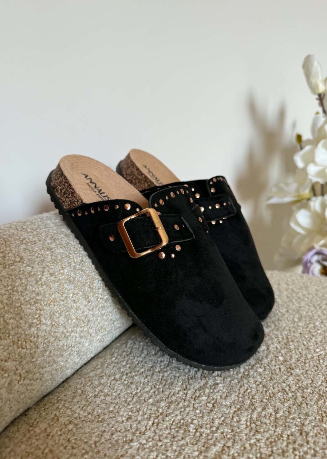 Clogs Com Tachas - Preto